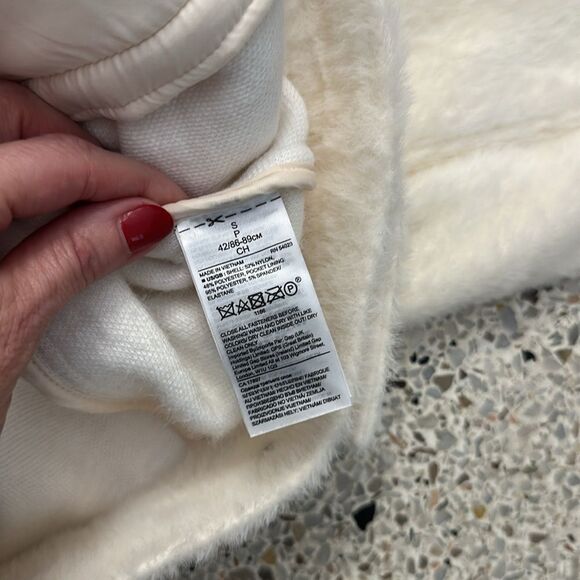 Banana Republic ivory fuzzy teddy bear fur trucker jacket small s button front - Picture 8 of 9